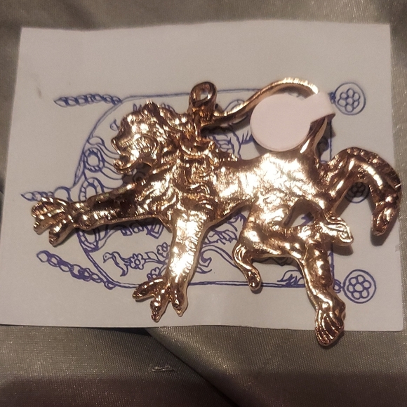 Large Gold Vintage / Antique Nwt Lion Of Judah Pin / Pendant. Jewish Museum Nyc